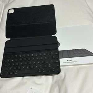 iPad Smart Folio & Smart Keyboard Folio for iPad Pro 11” Used for less than 1mo
